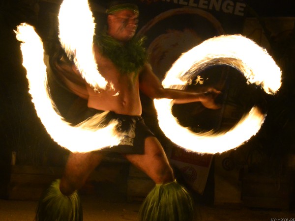 Bild: Feuershow in Samoa