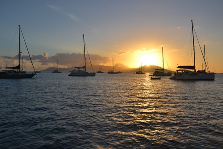 Bild: Sunset at Maeva anchorage